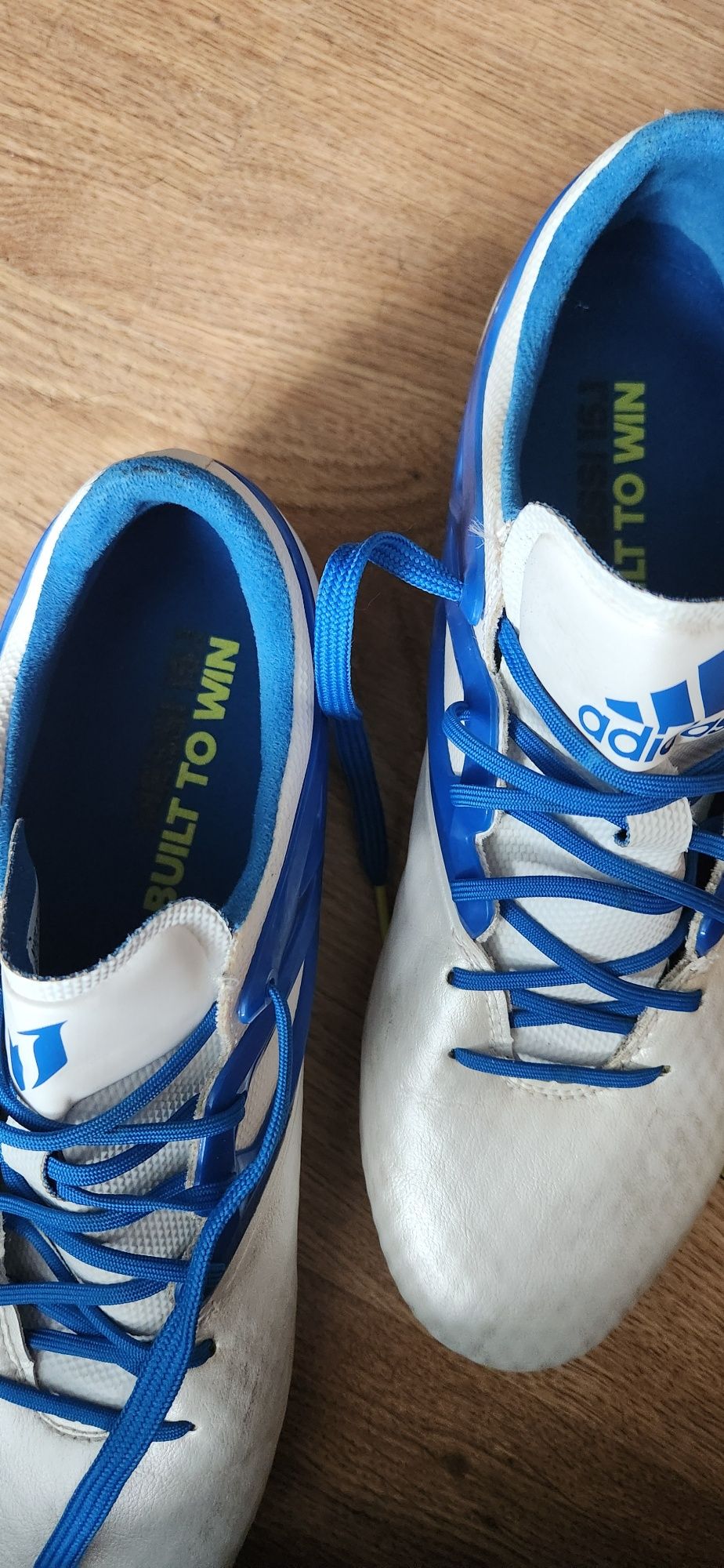 Бутонки футболни обувки Adidas Messi 40 номер
