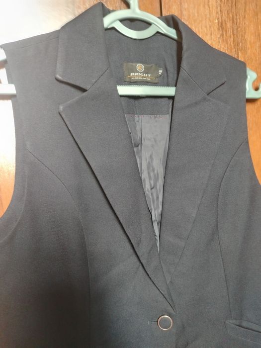 Maktab uchun jiletka toq ko'k rangli