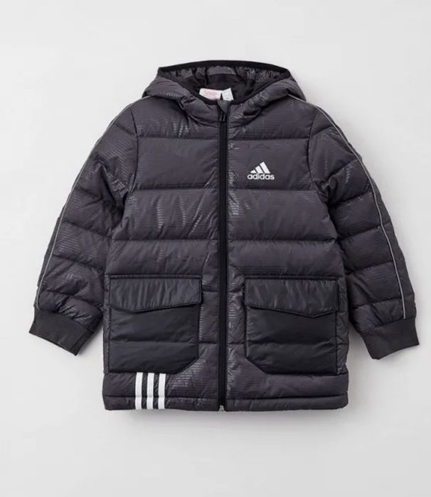 Зимняя куртка на  мальчика  фирмы adidas
