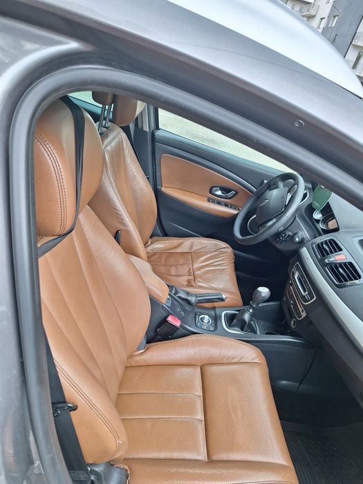 Vând Renault megane 3 ..2010 motor 1.5  380.000