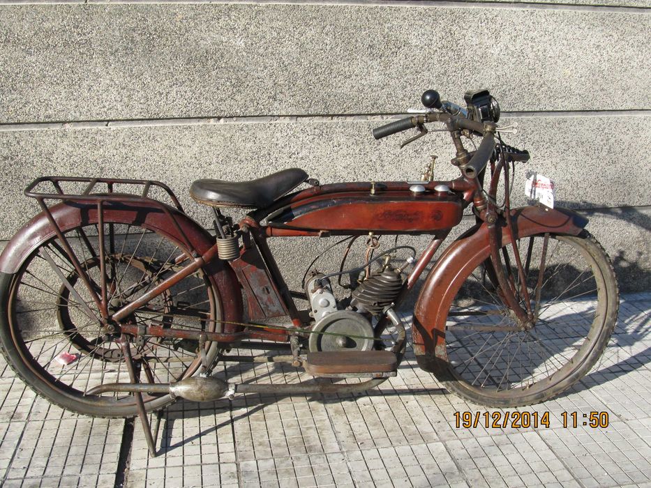 Ретро мотоциклет 1924г.