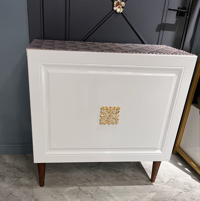 Продам белые тумбочки, 3шт.