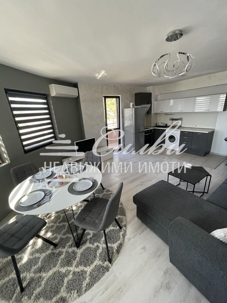 Дава се под наем Двустаен апартамент в Шумен, Пазара - 70 кв.м за 357 € - Снимка #3