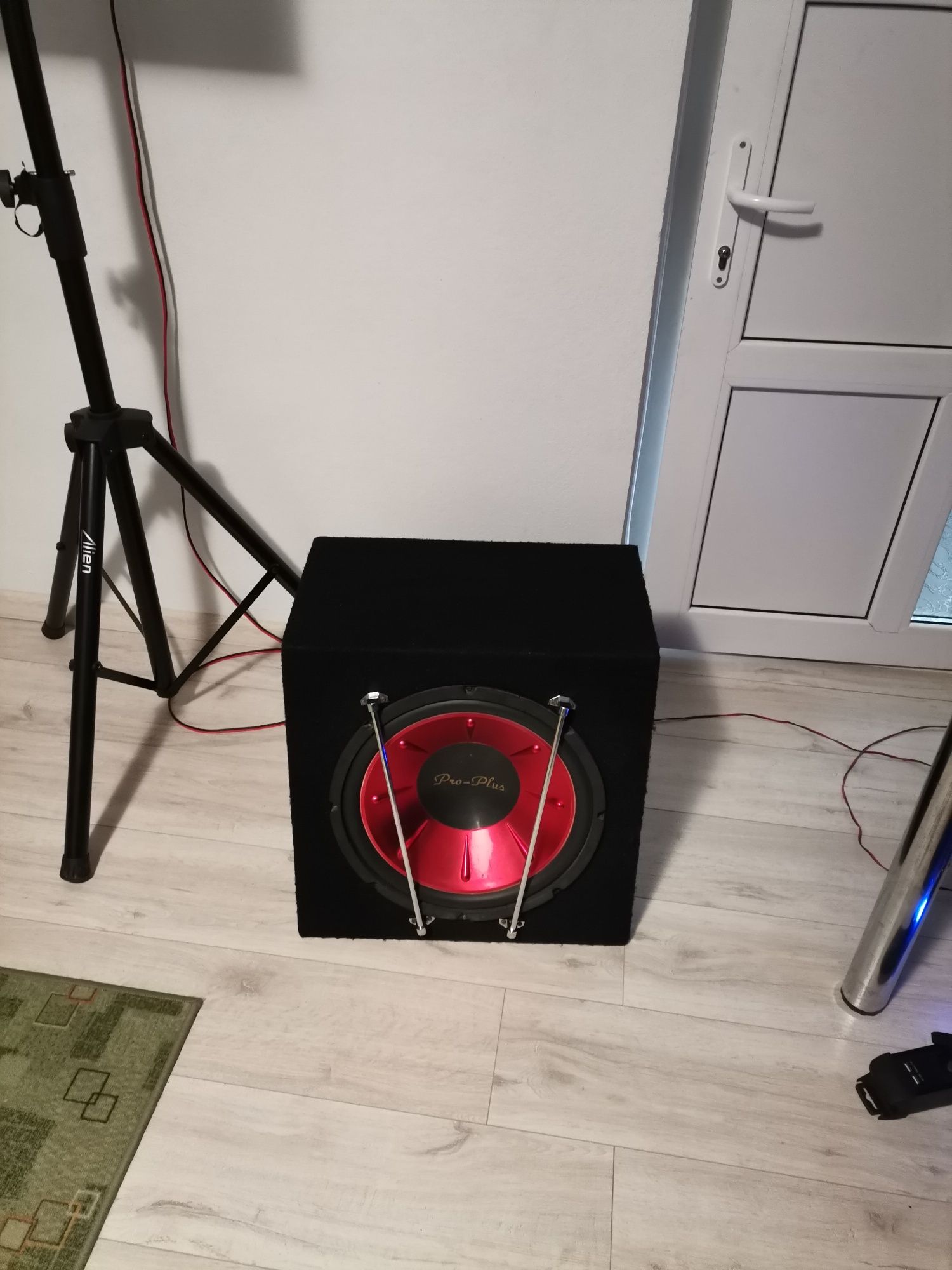 Vând subwoofer pasiv.