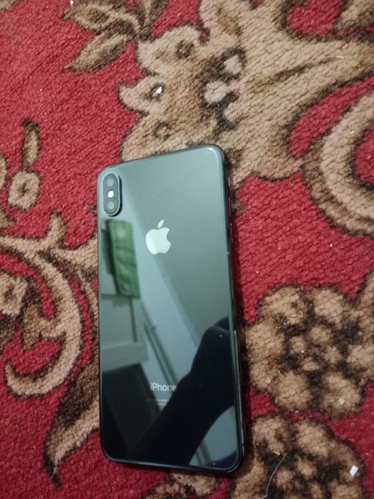 Iphone xs max.