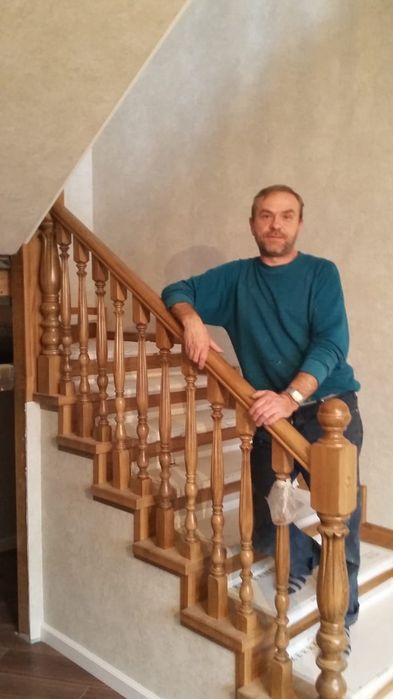 Изготовление и монтаж лестниц . Стаж более25лет.Бани. сауны.