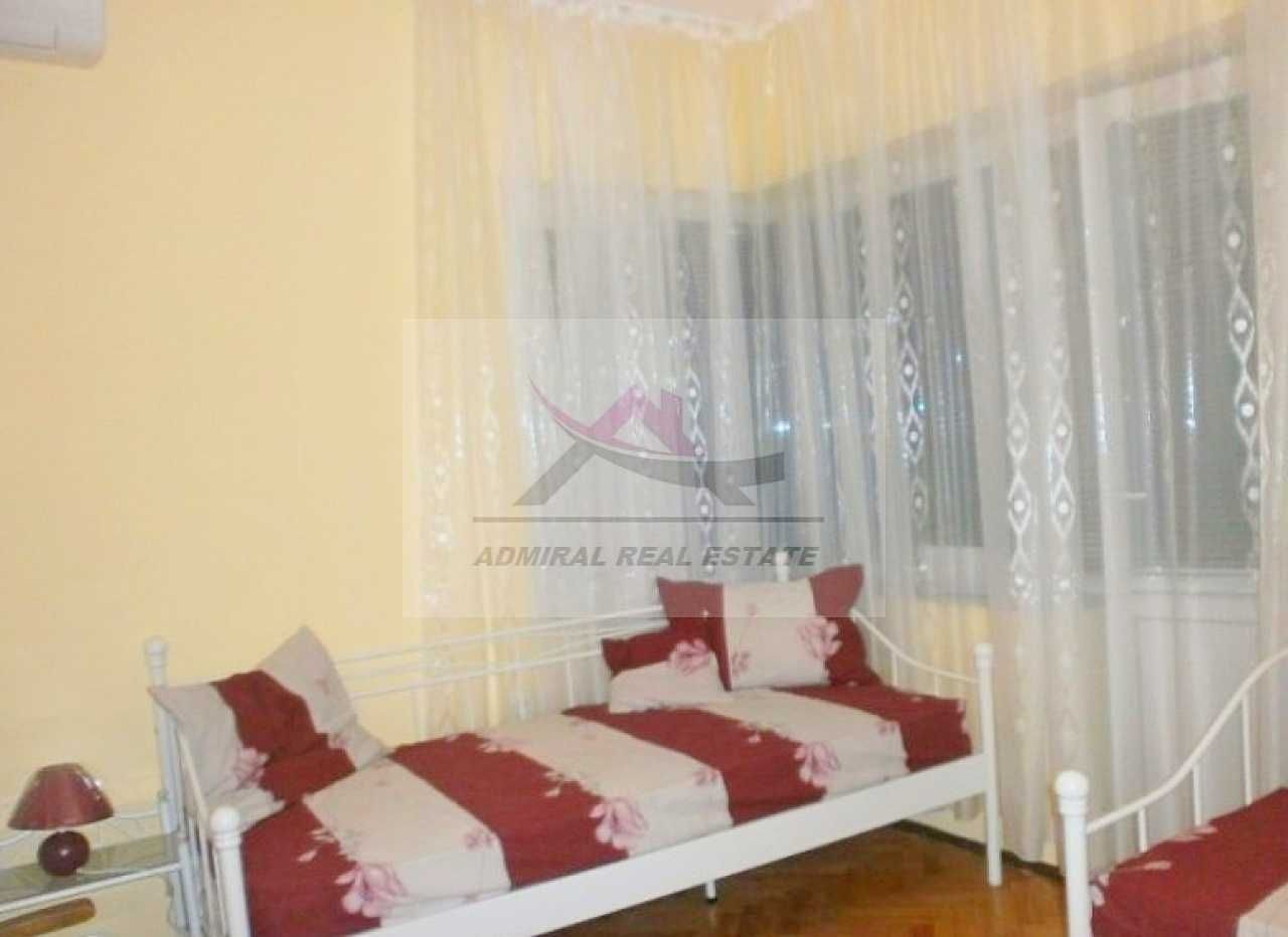 Дава се под наем Тристаен апартамент в Варна, Център - 75 кв.м за 800 € - Снимка #4