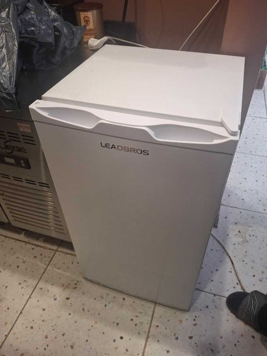 Компактный холодильник Leadbros