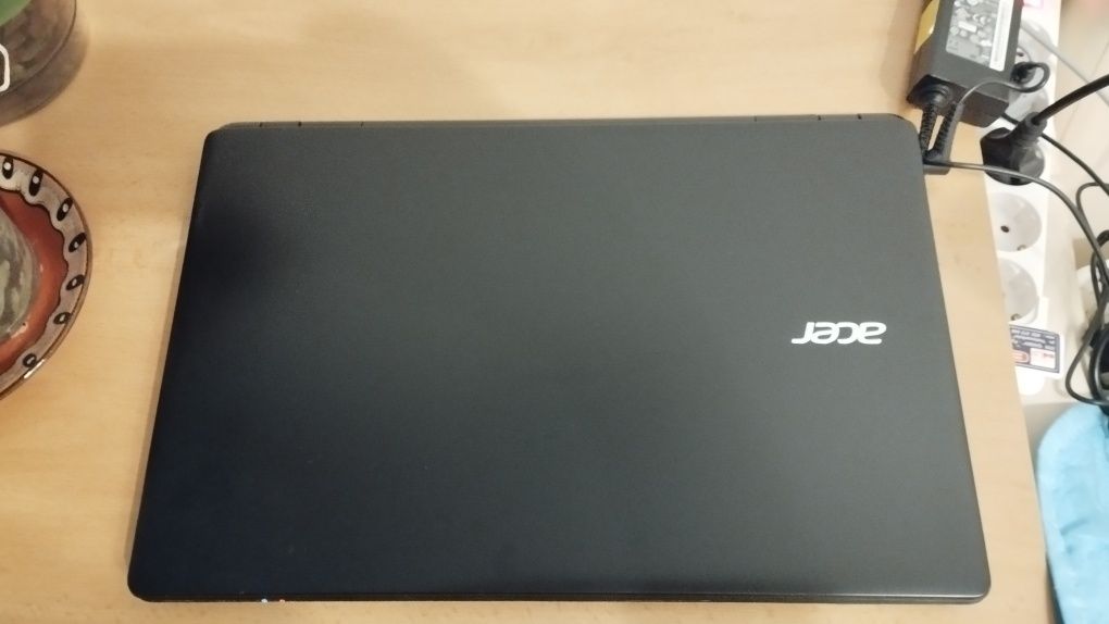 Laptop Acer Aspire работи с Windows 10