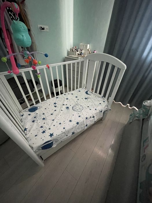 Кроватка Gandylyan в отличном состоянии, бортик есть