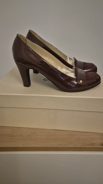 Vând pantofi marca Guban