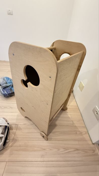 Turn de invatare multifunctional cu tabla montessori