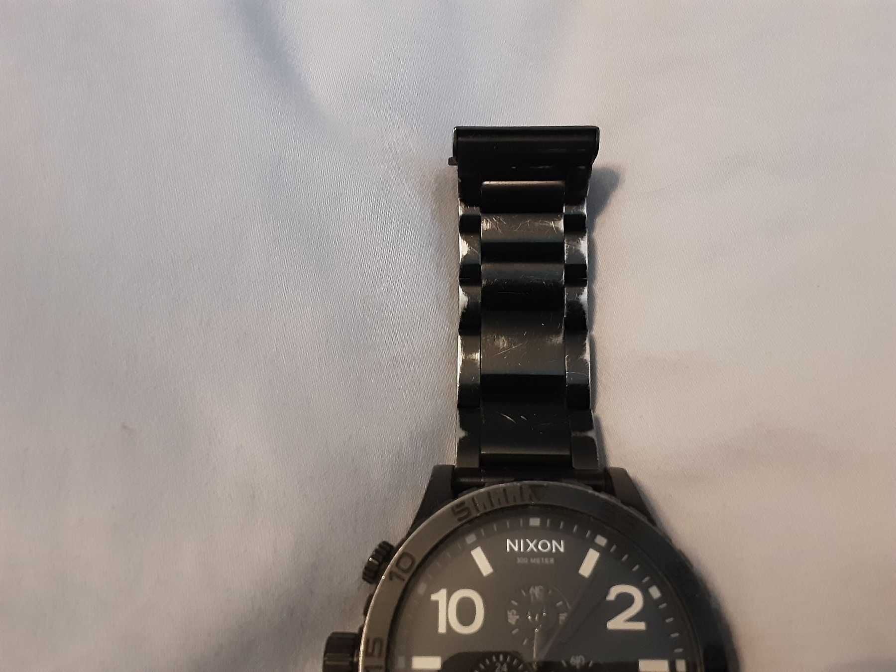 nixon 51 -30 watch