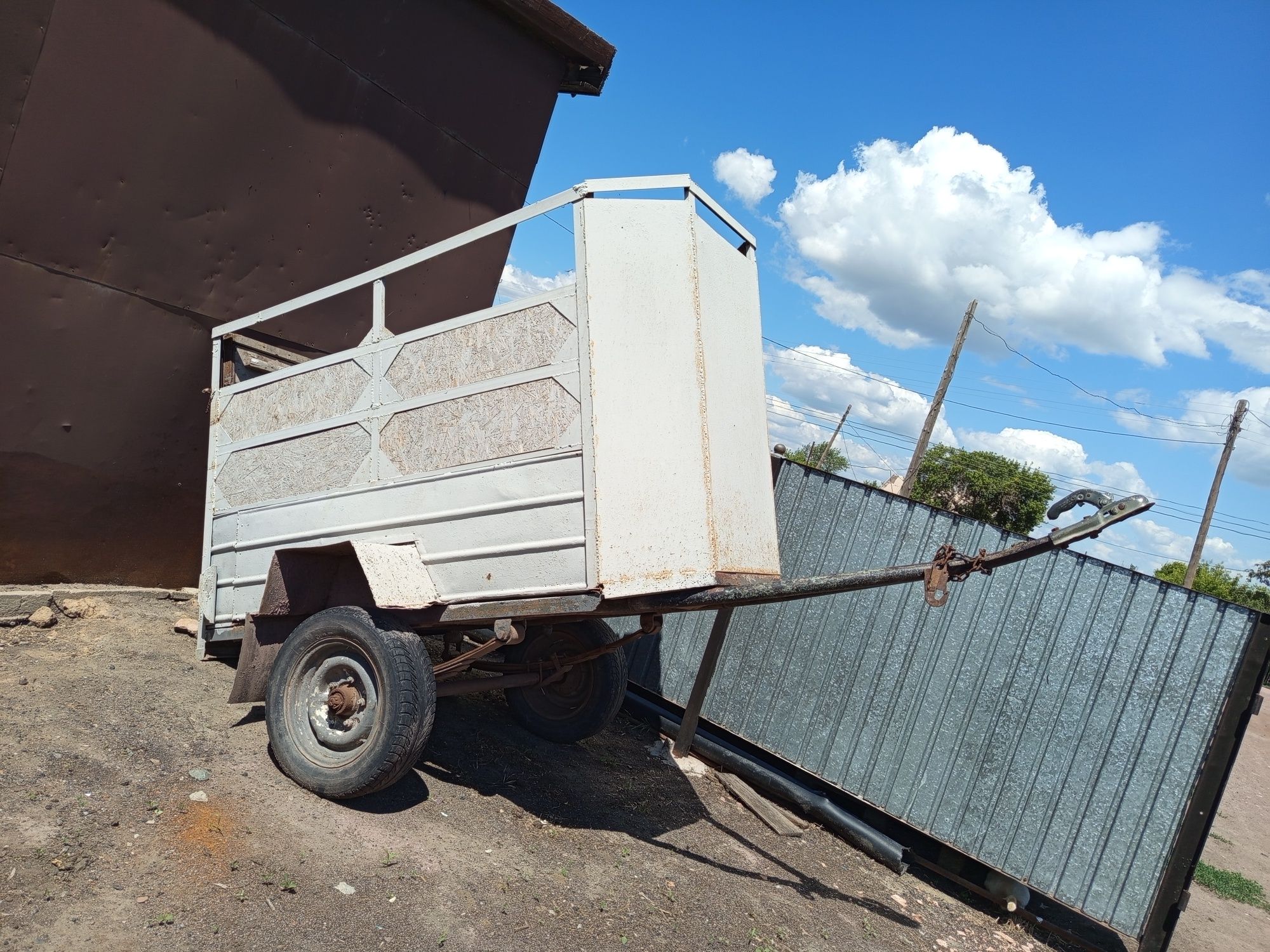 Продам. Скотовозка.