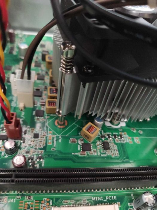 Компютър Hp Pro 3400 MT Intel i3 3240 250GB hdd 4GB ddr3 1333 Coreboot