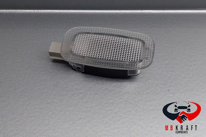 Bec interior A002 820 21 01 A0028202101 Mercedes-Benz C-Class W205/S2