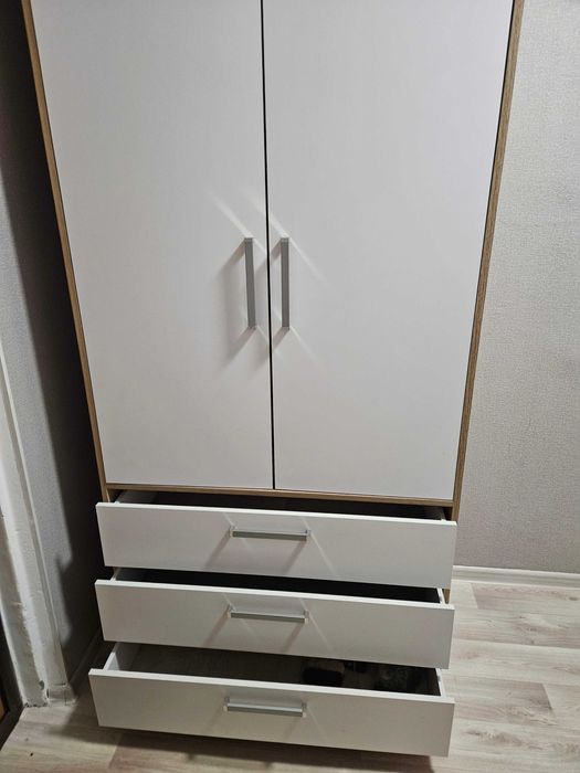 Продам шкаф в прихожую.