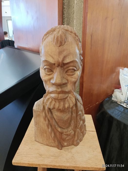 Vind statuetă originala Africa din lemn masiv