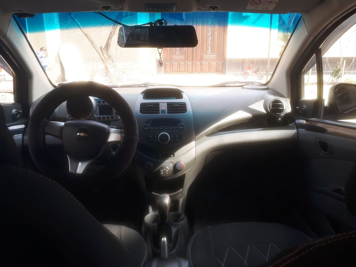 Chevrolet Spark 2 позиция евро 2015 года в хорошем состоянии