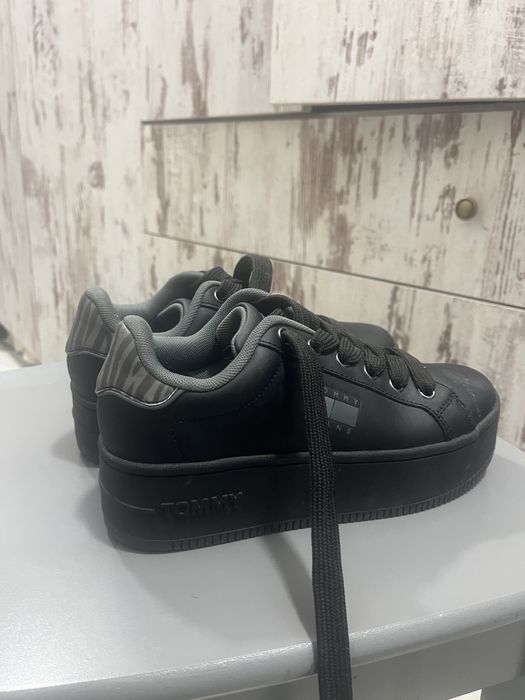 Adidasi Tommy Hilfinger 36, piele