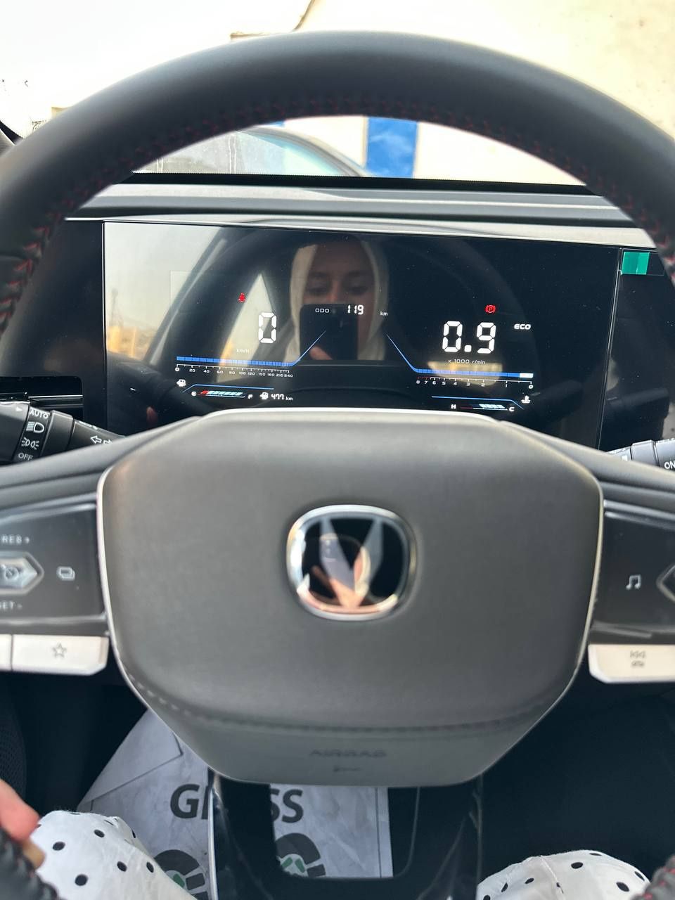 Продам новую машину Changam x5 plus