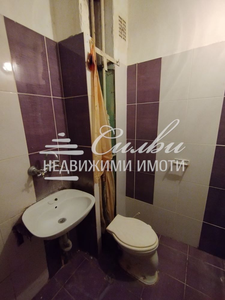 Продава се Едностаен апартамент в Шумен, Боян Българанов 1 - 44 кв.м за 1158 €/кв.м - Снимка #4