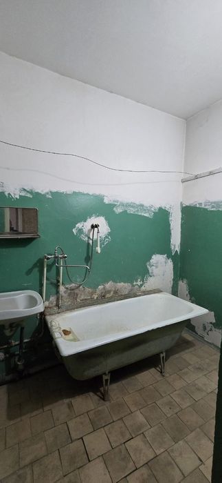 Юнусабад 14 2 комнатная на 7 этаже