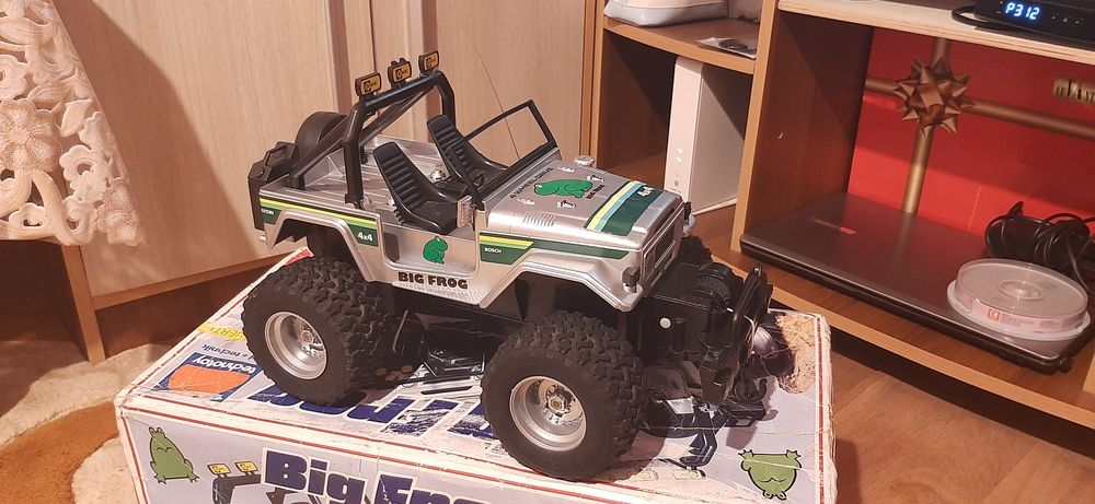 Mașinuța, automodel Nikko Big Frog