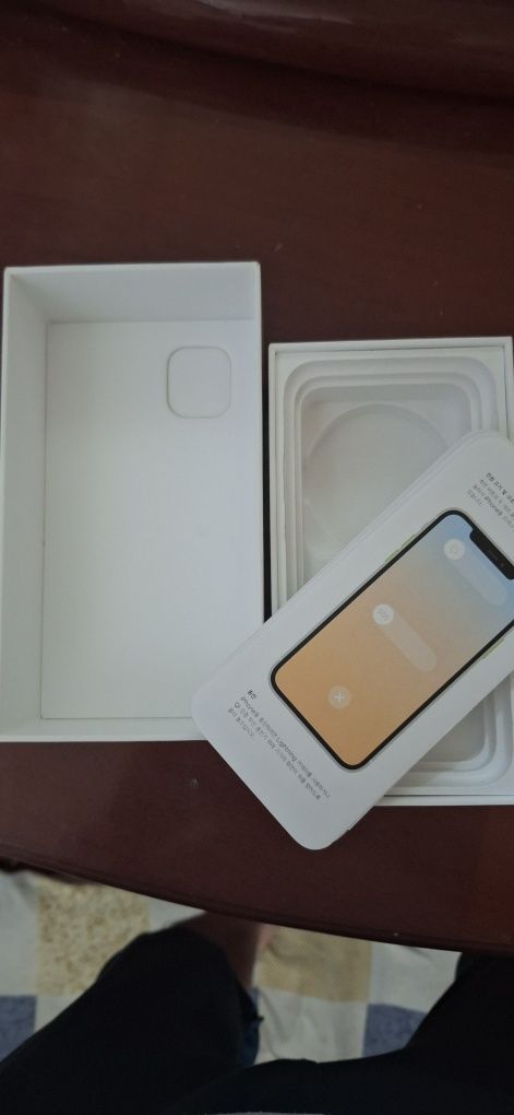 Продам каробку от iphone 11