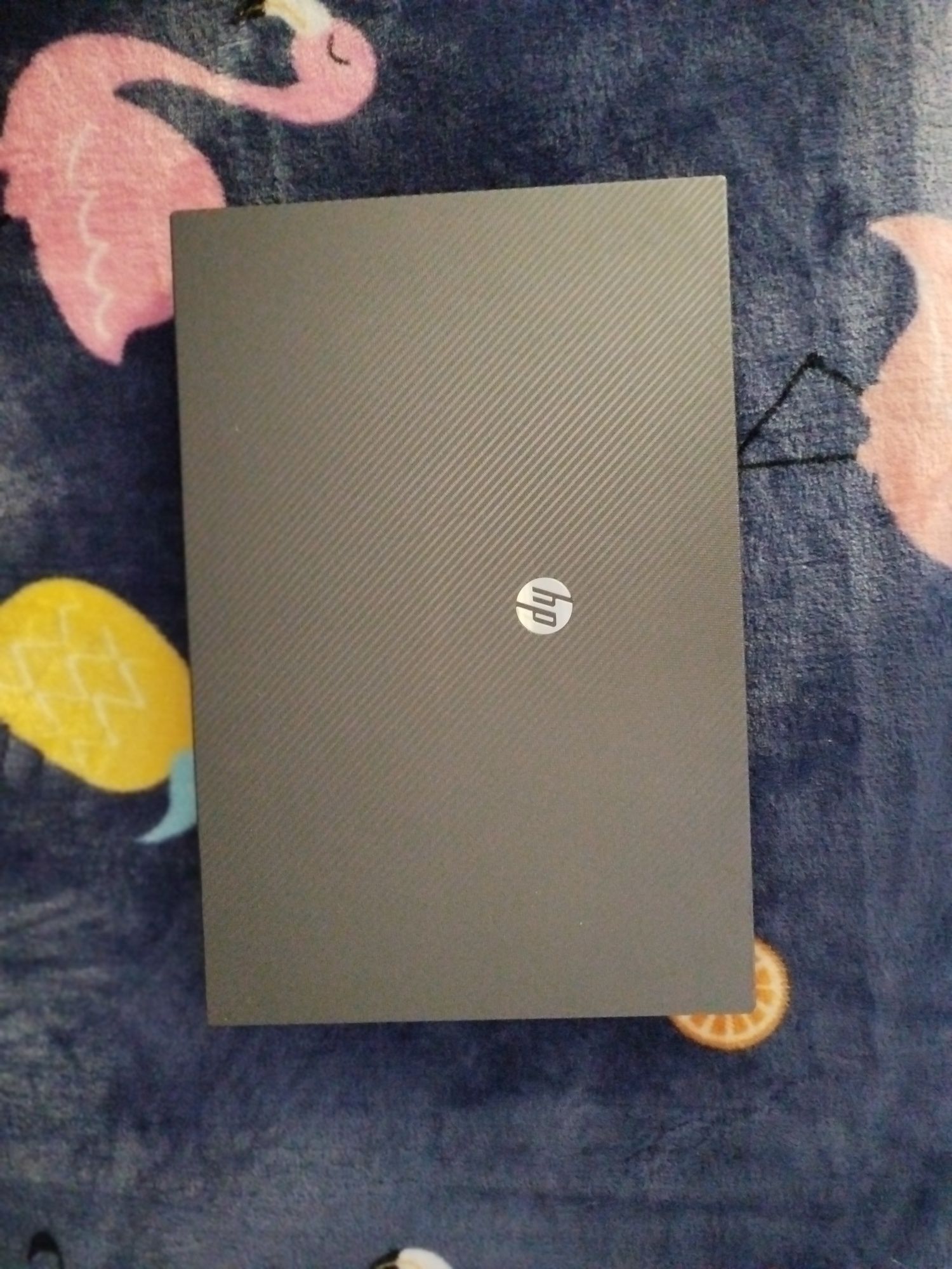 Vând laptop numai în rămicu vâlcea și doar cu cheș