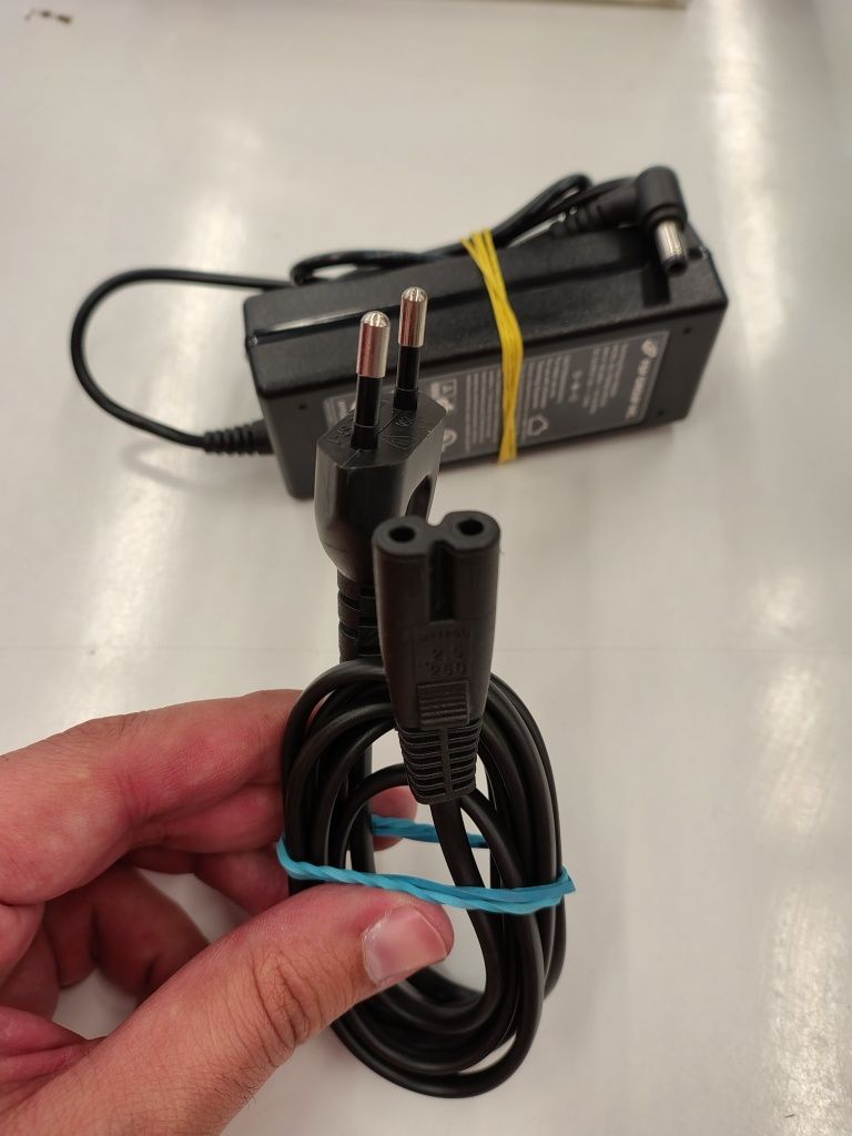 Power Adapter 65 Watt