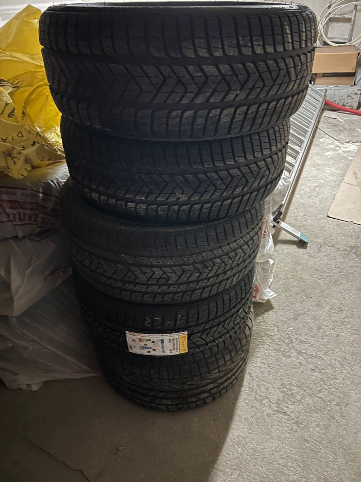 Зимни Гуми 5бр Pirelli