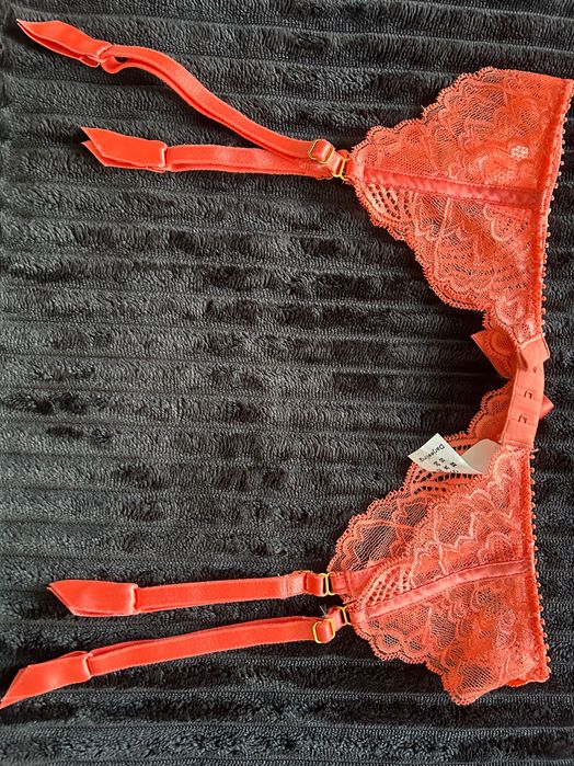 Жартиери в оранжево