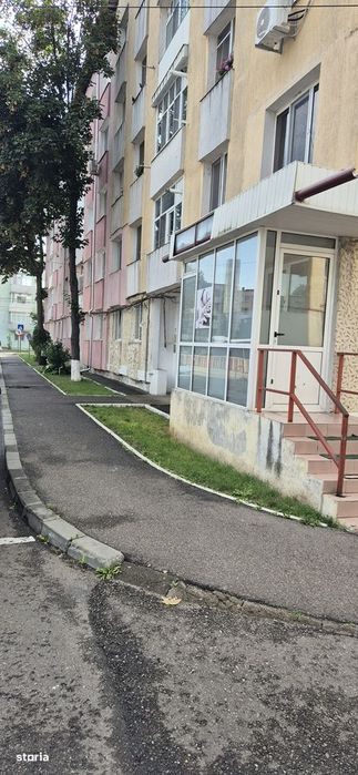 Chirie la Parter cu balcon și acces separat