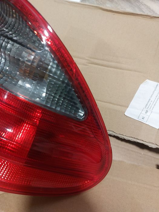 Десен външен стоп E klass W 211 kombi