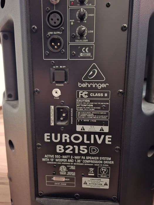 Boxa behringer B215D