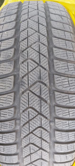225/60/18 зимни гуми