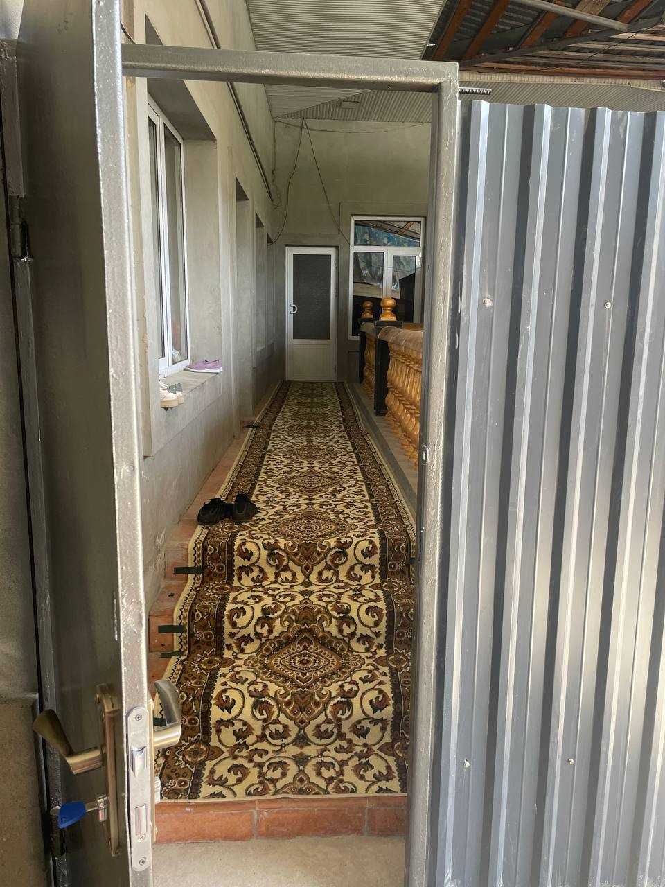 Hovli sotiladi 170.000$
