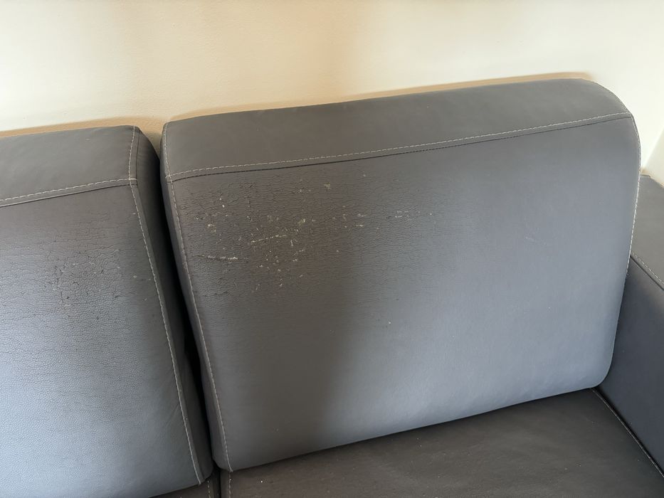 Кожен ъгълов диван