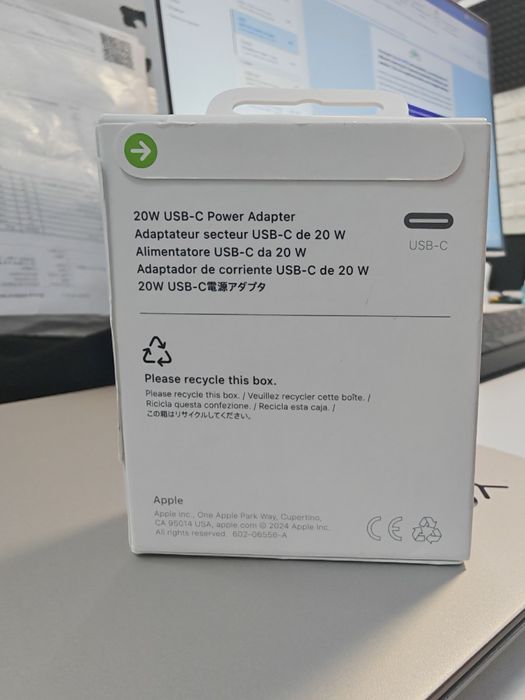 Оригинално зарядно Apple iphone 17 pro max 16 pro 15 plus, 14  20W нов