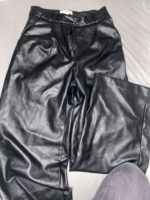 Pantaloni evazati de piele H&M