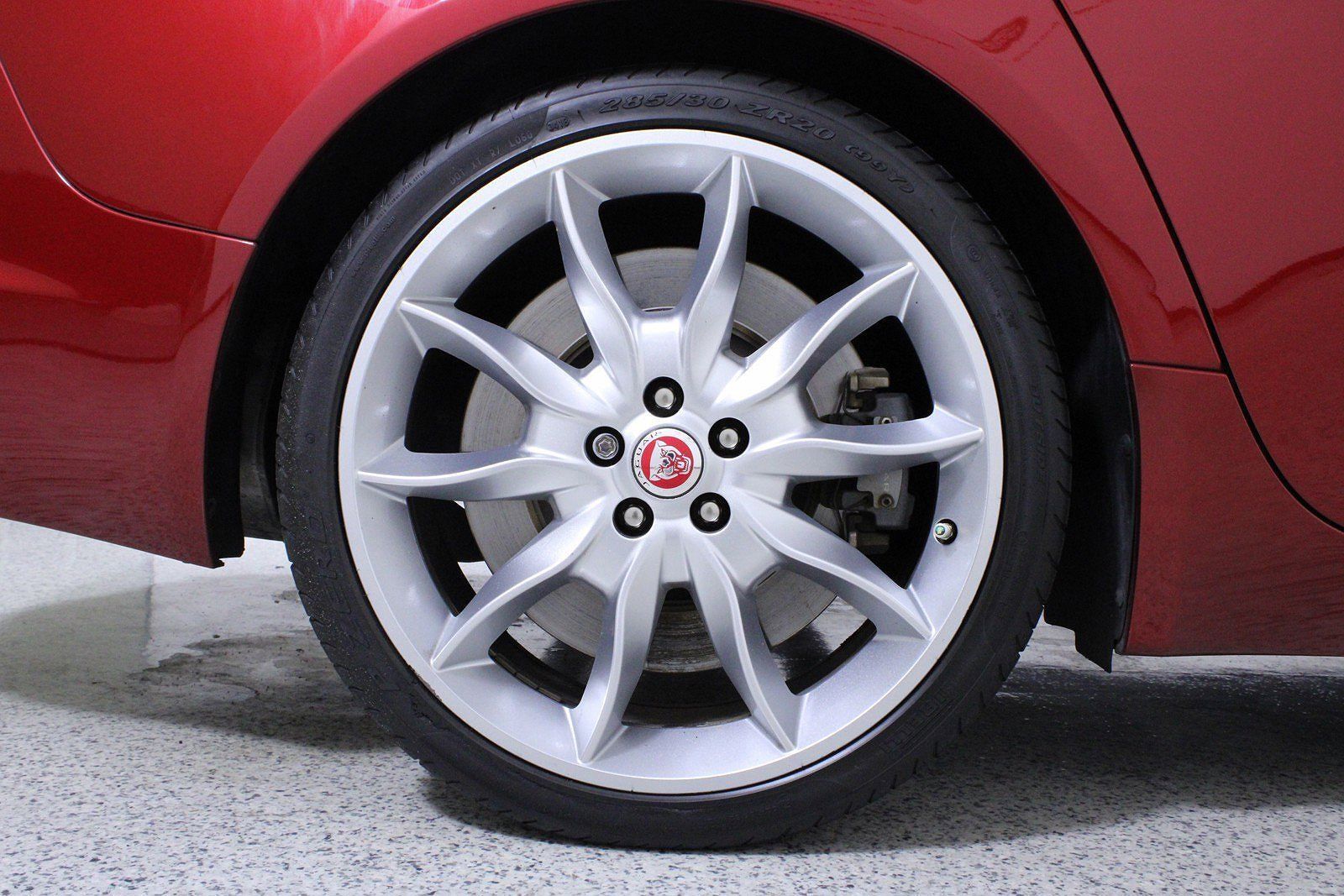 Пирели 285/30 R20