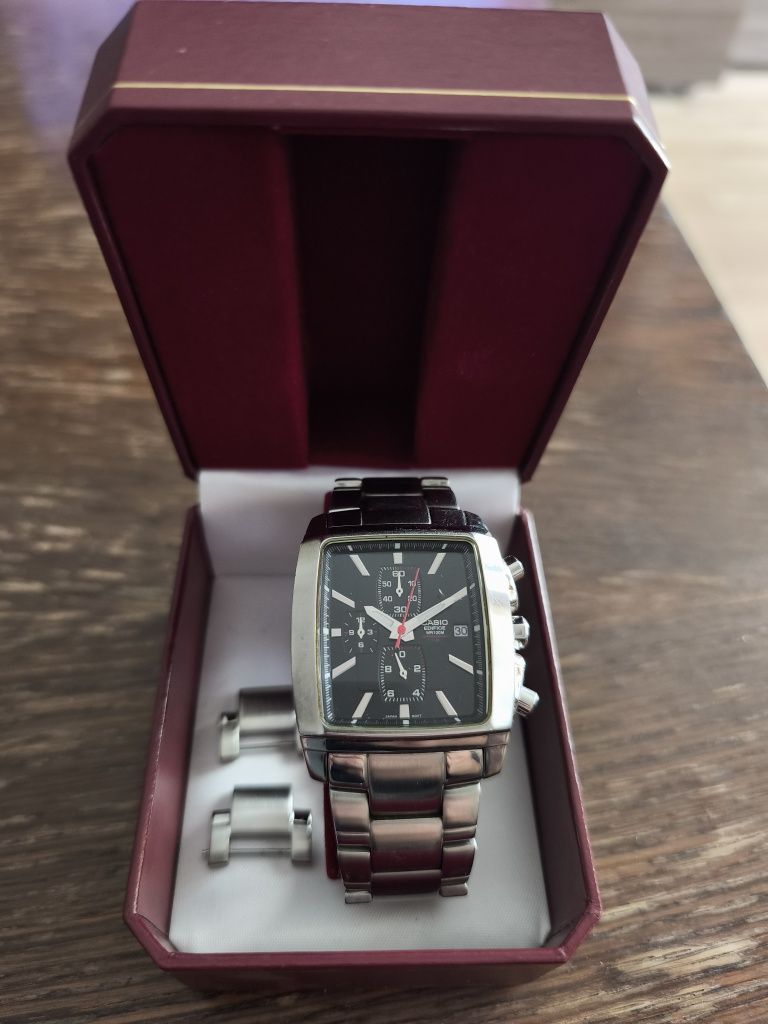 Часовник CASIO Edifice