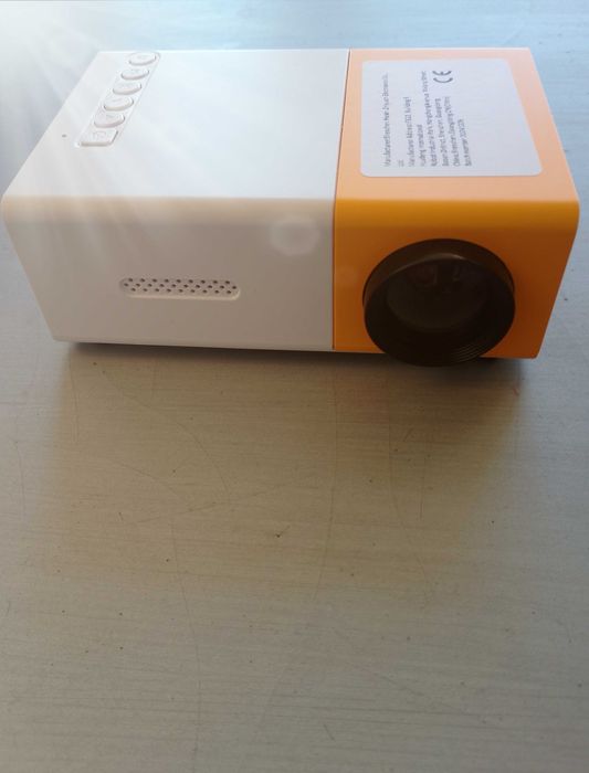 Проектор за телефон и таблет