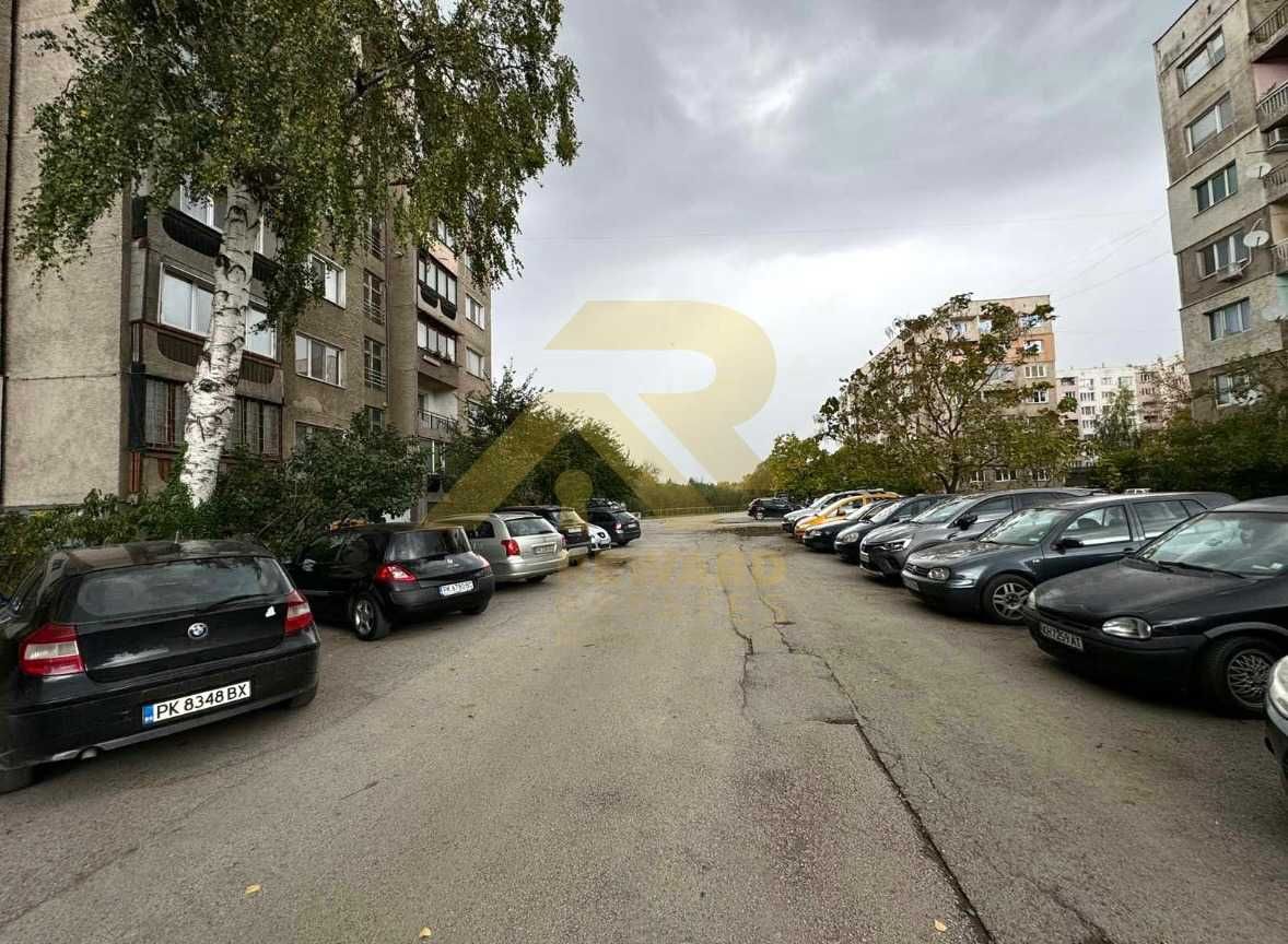 Продава се Тристаен апартамент в Перник, Изток - 90 кв.м за 1023 €/кв.м - Снимка #7
