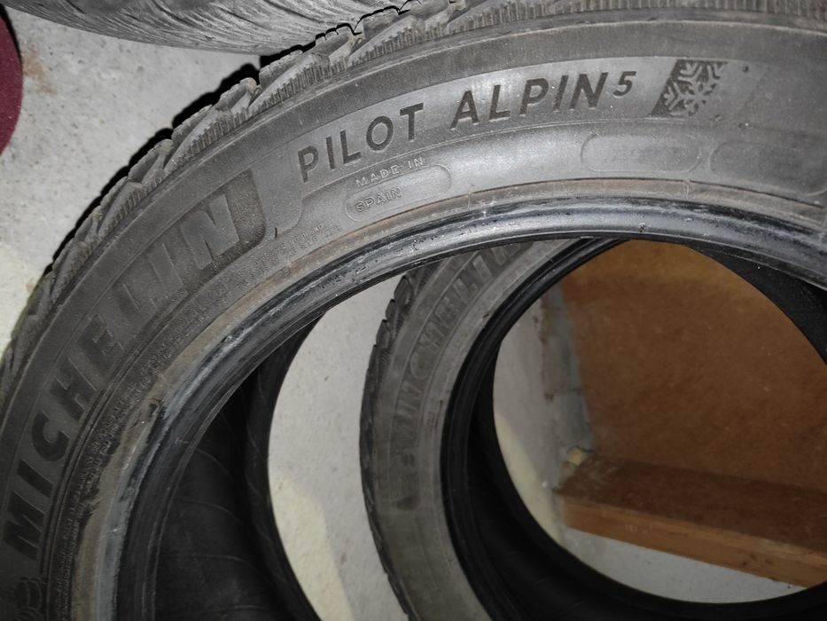 Гуми 235/50/R18 Michelin Pilot Alpin 5, DOT 2219, 4бр