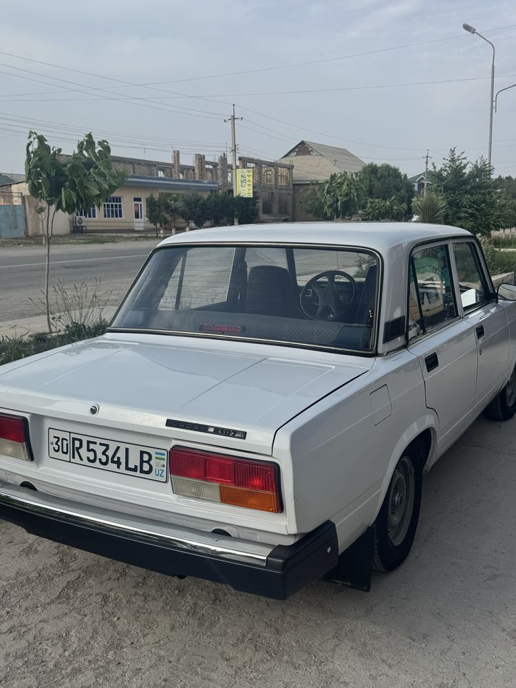 Sirochni sotiladi Vaz 2107 Sotiladi radnoy turibdi