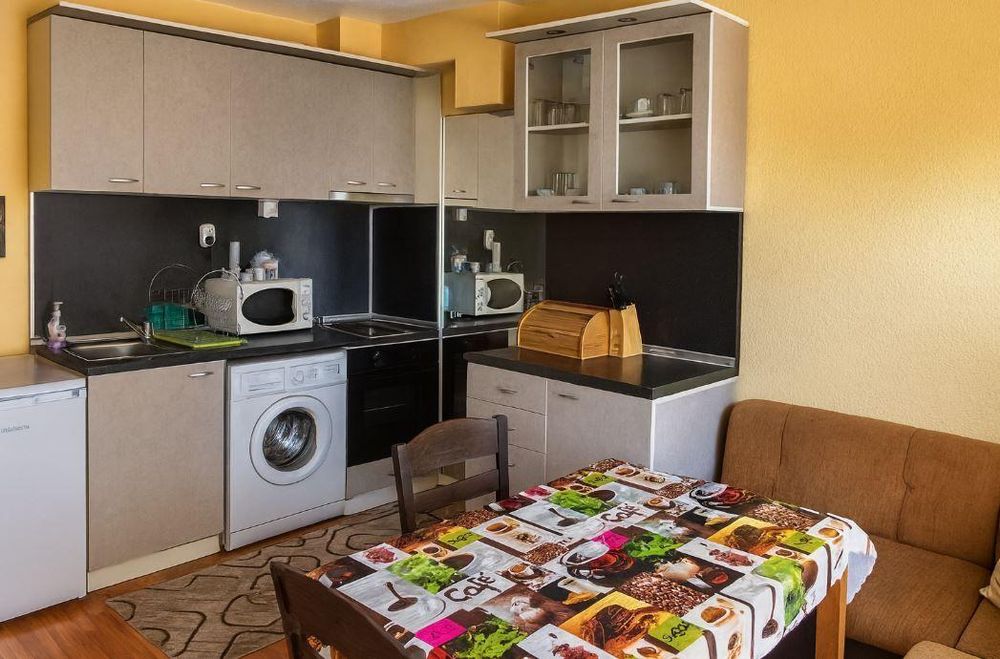 Двустаен апартамент в района на Цветен квартал!