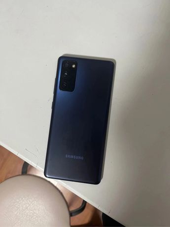 Продам Телефон Samsung Galaxy S20 FE