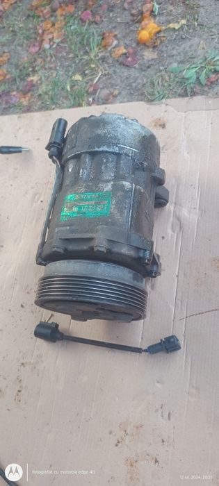 Vând compresor aier condiționat golf si pasat